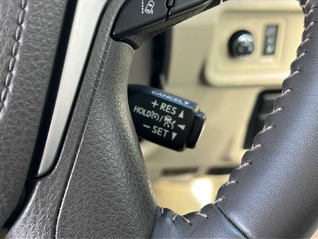 トヨタ ランドクルーザー プラド TX Lパッケージ マットブラED 広島県 2023(令5)年 4.4万km ホワイトパールクリスタルシャイン 禁煙車/７人乗/ブラックルーフレール/ムーンルーフ/トヨタセーフティセンス/・プリクラッシュセーフティ/・レーンディパーチャーアラート/・レーントレーシングアシスト/・オートマチックハイビーム/・RSA/・先行車発進告知/クリアランスソナー/純正９型ナビ（NSZT-Y68T）/・フルセグTV/CD/DVD/Bluetooth/HDMI/USB/バックカメラ/革巻きステアリング/ステアリングスイッチ/オートライト/ヘッドランプウォッシャー/LEDヘッドライト/フォグランプ/レザーシート/シートヒーター/ベンチレーション/パワーシート/前ドライブレコーダー（DRT-H68A）/ETC/純正ドアバイザー/フロアマット