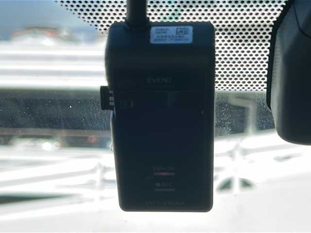 トヨタ ランドクルーザー プラド TX Lパッケージ マットブラED 広島県 2023(令5)年 4.4万km ホワイトパールクリスタルシャイン 禁煙車/７人乗/ブラックルーフレール/ムーンルーフ/トヨタセーフティセンス/・プリクラッシュセーフティ/・レーンディパーチャーアラート/・レーントレーシングアシスト/・オートマチックハイビーム/・RSA/・先行車発進告知/クリアランスソナー/純正９型ナビ（NSZT-Y68T）/・フルセグTV/CD/DVD/Bluetooth/HDMI/USB/バックカメラ/革巻きステアリング/ステアリングスイッチ/オートライト/ヘッドランプウォッシャー/LEDヘッドライト/フォグランプ/レザーシート/シートヒーター/ベンチレーション/パワーシート/前ドライブレコーダー（DRT-H68A）/ETC/純正ドアバイザー/フロアマット