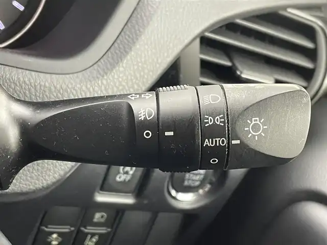 トヨタ ノア Si ダブルバイビー 茨城県 2018(平30)年 3.1万km ブラック 純正ナビ　NSZT-W68T/バックカメラ/ドラレコ/ETC/クルコン/両側パワースライドドア/ハーフレザーシート/レーンアシスト/LEDヘッドライト/純正16インチアルミホイール/衝突軽減ブレーキ/横滑り防止装置