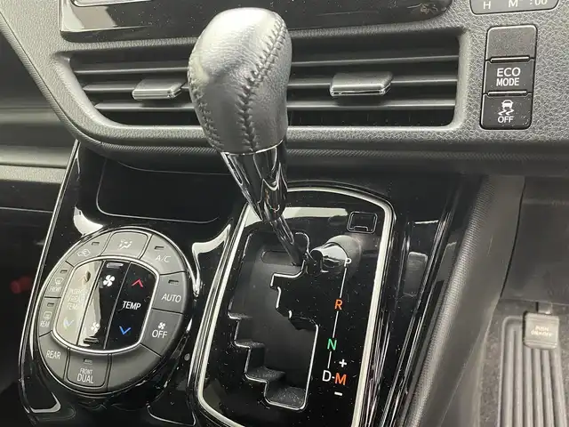 トヨタ ノア Si ダブルバイビー 茨城県 2018(平30)年 3.1万km ブラック 純正ナビ　NSZT-W68T/バックカメラ/ドラレコ/ETC/クルコン/両側パワースライドドア/ハーフレザーシート/レーンアシスト/LEDヘッドライト/純正16インチアルミホイール/衝突軽減ブレーキ/横滑り防止装置