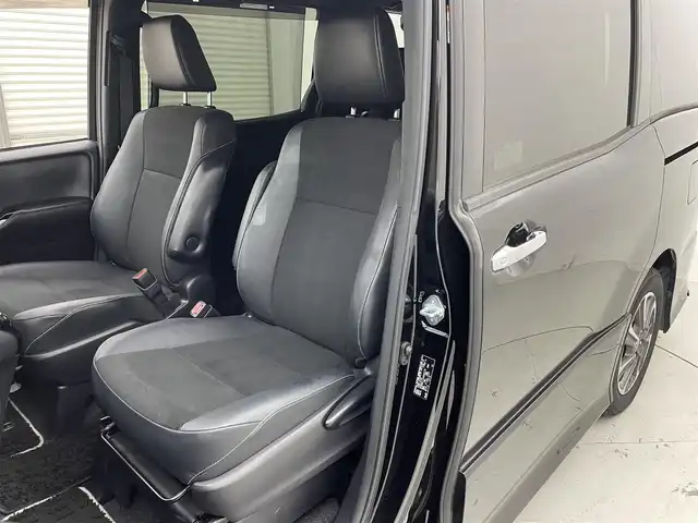 トヨタ ノア Si ダブルバイビー 茨城県 2018(平30)年 3.1万km ブラック 純正ナビ　NSZT-W68T/バックカメラ/ドラレコ/ETC/クルコン/両側パワースライドドア/ハーフレザーシート/レーンアシスト/LEDヘッドライト/純正16インチアルミホイール/衝突軽減ブレーキ/横滑り防止装置