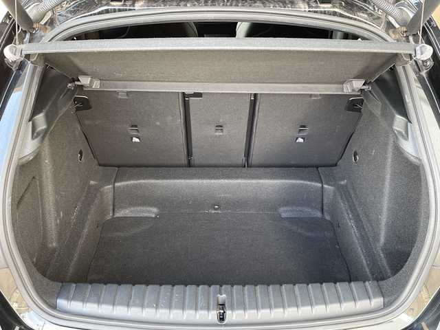 ＢＭＷ ＢＭＷ １１８ｉ Mスポーツ 岐阜県 2021(令3)年 4.8万km サファイアブラックP /10.25インチ純正HDDナビ/(AM/FM/BT/USB)//iDriveナビゲーション・パッケージ/(BMWライブ・コックピット)/(BMWインテリジェント・パーソナル・アシスタント)/(ITSスポット対応DSRC車載器)/(BMWコネクテッド・ドライブ・プロフェッショナル)//コンフォート・パッケージ/(オートマチック・テールゲート・オペレーション)/(アクティブ・クルーズ・コントロール)//ハーフレザーシート//運転席パワーシート//パーキング・アシスト/(パーク・ディスタンス・コントロール)/(パーキング・アシスト)/(リヤ・ビュー・カメラ)/(リバース・アシスト)/(アクティブPDC)//ドライビング・アシスト/(レーン・ディパーチャー・ウォーニング)/(レーン・チェンジ・ウォーニング)/(前車接近警告機能)/(衝突回避・被害軽減ブレーキ)/(後車衝突警告機能)/(クロス・トラフィック・ウォーニング)/(トラフィック・サイン・アシスト)//純正18インチアルミホイール//純正フロアマット//純正LEDヘッドライト//ETC//スペアキー×1