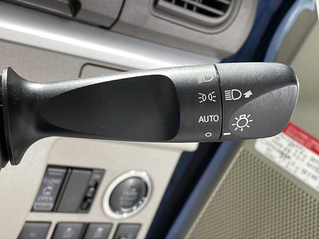 ダイハツ タント X ホワイトアクセント SAⅢ 沖縄県 2017(平29)年 4.1万km ホワイト/シルキーブルーパール 2トーン 県外仕入れ　/禁煙車　/純正ナビ[NSZP-W67D]/（フルセグＴＶ　ＣＤ　ＤＶＤ　Ｂｌｕｅｔｏｏｔｈ）　/バックカメラ/スマートアシストIII/・衝突被害軽減ブレーキ/・車線逸脱警報/・オートマチックハイビーム/片側パワースライドドア　/ドライブレコーダー　/ＥＴＣ　/シートヒーター　/ＵＳＢポート　/コーナーセンサー　/ステアリングスイッチ