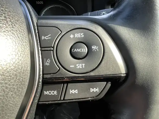 トヨタ ハリアー Z レザーパッケージ 大阪府 2021(令3)年 1.6万km ブラック トヨタセーフティセンス　/純正１２．３インチメーカーディスプレイオーディオナビ　/パノラミックビューモニター　/ＪＢＬプレミアムサウンドシステム　/メーカーデジタルインナーミラー　/前ドライブレコーダー /ビルトインETC2.0/パワーバックドア/ベンチレーションシート/パワーシート/ステアリングヒーター/シートヒーター/レーダークルーズコントロール/コーナーセンサー/社外フロアマット/LEDヘッド・フォグ/BSM/純正19インチAW/スペアキー