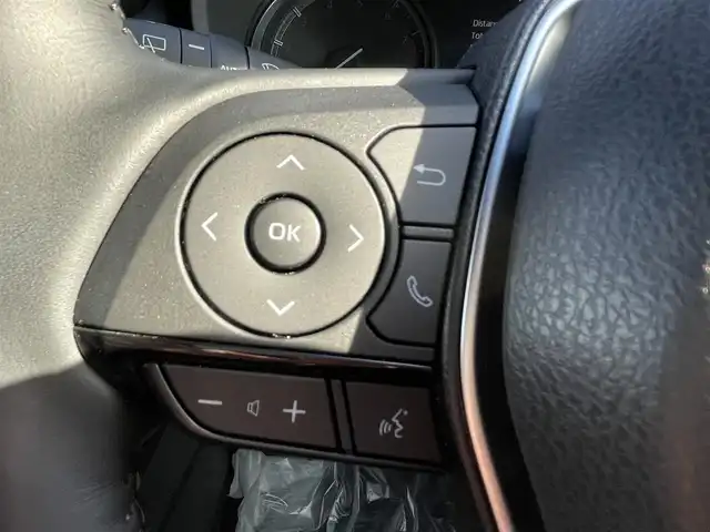 トヨタ ハリアー Z レザーパッケージ 大阪府 2021(令3)年 1.6万km ブラック トヨタセーフティセンス　/純正１２．３インチメーカーディスプレイオーディオナビ　/パノラミックビューモニター　/ＪＢＬプレミアムサウンドシステム　/メーカーデジタルインナーミラー　/前ドライブレコーダー /ビルトインETC2.0/パワーバックドア/ベンチレーションシート/パワーシート/ステアリングヒーター/シートヒーター/レーダークルーズコントロール/コーナーセンサー/社外フロアマット/LEDヘッド・フォグ/BSM/純正19インチAW/スペアキー