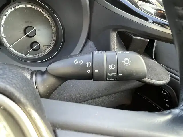 トヨタ ハリアー Z レザーパッケージ 大阪府 2021(令3)年 1.6万km ブラック トヨタセーフティセンス　/純正１２．３インチメーカーディスプレイオーディオナビ　/パノラミックビューモニター　/ＪＢＬプレミアムサウンドシステム　/メーカーデジタルインナーミラー　/前ドライブレコーダー /ビルトインETC2.0/パワーバックドア/ベンチレーションシート/パワーシート/ステアリングヒーター/シートヒーター/レーダークルーズコントロール/コーナーセンサー/社外フロアマット/LEDヘッド・フォグ/BSM/純正19インチAW/スペアキー