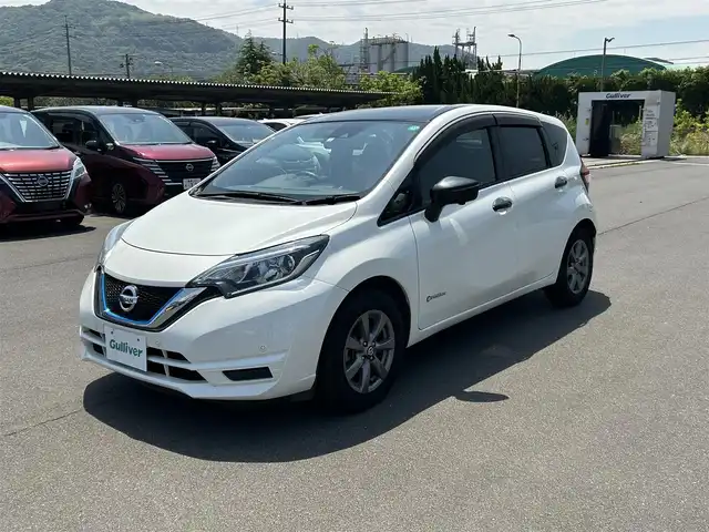 日産 ノート e－パワー X Bアロー 岡山県 2018(平30)年 8.3万km パール 社外ナビ　/(AM.FM.CD.DVD.TV.BT)/アラウンドビューモニター　/バックカメラ　/衝突軽減ブレーキ　/レーダークルーズコントロール　/クリアランスソナー　/ドライブレコーダー　/レーンキープアシスト　/15インチ純正AW　/オートライト　/Bluetooth