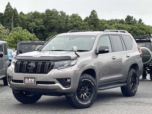 トヨタ ランドクルーザー プラド TX Lパッケージ マットブラED 長野県 2023(令5)年 3.8万km アバンギャルドブロンズメタリック ディーゼル7人乗り/ワンオーナー/ALPINE11インチフローティングBIG Xディスプレイオーディオ/ALPINEフリップダウンモニター/ALPINEドラレコ搭載デジタルミラー/バックカメラ/黒革シート/前席シートヒーター&ベンチレーター/センターデフロック/DAC/レーダークルーズコントロール/オートハイビーム/レーンディパーチャーアラート/プリクラッシュセーフティ/プッシュスタート/ETC/スペアキー1本/車両取説/メンテナンスノート/保証書有り/純正アルミホイール/タイヤ4本1セット付/社外パーツ取付有