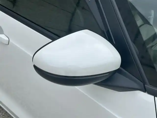 ホンダ フィット e:HEVホーム 長崎県 2023(令5)年 0.1万km プラチナホワイトパール ワンオーナー/純正HDDナビ/(CD/DVD/BT/フルセグ)/バックカメラ/衝突軽減ブレーキ/レーンアシスト/コーナーセンサー/レーダークルーズ/ハーフレザーシート/ETC/オートライト/電子パーキングブレーキ/電動格納ミラー