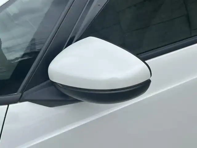 ホンダ フィット e:HEVホーム 長崎県 2023(令5)年 0.1万km プラチナホワイトパール ワンオーナー/純正HDDナビ/(CD/DVD/BT/フルセグ)/バックカメラ/衝突軽減ブレーキ/レーンアシスト/コーナーセンサー/レーダークルーズ/ハーフレザーシート/ETC/オートライト/電子パーキングブレーキ/電動格納ミラー