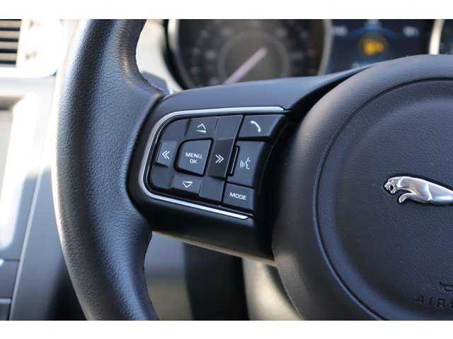 ジャガー Ｅペース S 250PS 大分県 2018(平30)年 5.1万km 黒 衝突軽減軽減ブレーキ/アダプティブクルーズコントロール/レーンキープアシスト/純正ナビ/・ＡｐｐｌｅＣａｒＰｌａｙ/・Ｂｌｕｅｔｏｏｔｈ/・ＵＳＢ/・全方位カメラ/コーナーセンサー/黒レザーシート/・シートヒーター/・パワーシート/ステアリングスイッチ/パワーバックドア/ＬＥＤライト/・オートライト/純正１８インチアルミホイール/ＥＴＣ