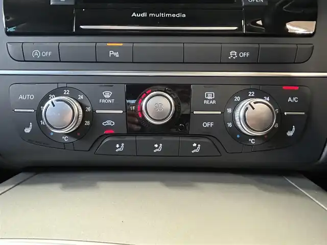 アウディ Ａ６ 2．0 TFSI クワトロ 東京都 2016(平28)年 2.7万km シルバー ・純正ナビ/（Bluetooth/フルセグTV/DVD/CD/AUX/AV)/・BOSEオーディオ/・バックカメラ/・クルーズコントロール/・前後コーナーセンサー/・電動パーキングブレーキ/・革ステアリング/・ステアリングスイッチ/・MTモード/・レザーシート/・前席パワーシート/・前席シートヒーター/・電動リアゲート/・HIDライト/・ETC/・フロアマット/・純正18インチアルミホイール/・スペアキー×2/・取扱説明書