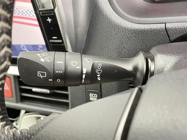 トヨタ ヴォクシー ZS G’s 千葉県 2016(平28)年 7.7万km ホワイトパールクリスタルシャイン ワンオーナー/禁煙車/トヨタセーフティセンス/・先行車発進システム/・レーンディパーチャーアラート/両側電動ドア/アルパインフリップダウンモニター/アルパイン11インチナビ/・型番：EX11V/・CD/DVD/Bluetooth/フルセグTV/・バックカメラ/・ビルトインETC/・デジタルインナーミラー/MT付きAT/革巻きステアリング/・ステアリングスイッチ/左右独立エアコン/ハーフレザーシート/純正フロアマット/純正ドアバイザー/社外18インチAW/オートライト/・LEDヘッドライト/・フォグランプ/プッシュスタート/・スマートキー/・スペアキー