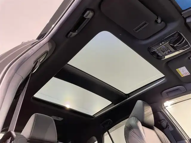 トヨタ ハリアー ハイブリッド Z レザーパッケージ 愛知県 2021(令3)年 1.7万km プレシャスブラックパール 純正12.3インチディスプレイオーディオ/パノラマルーフ/JBLプレミアムサウンド/レザーシート/トヨタセーフティセンス/衝突軽減ブレーキ/パノラミックビューモニター/ヘッドアップディスプレイ/レーダークルーズコントロール/ビルトインETC2.0/シートヒーター/エアシート/LEDヘッドライト/フォグランプ/デジタルインナーミラー/ブラインドスポットモニター/ステアリングヒーター/パワーシート/電動リアゲート/フルセグTV/Bluetooth/コーナーセンサー/レーンキープアシスト/オートハイビーム/Carplay/プッシュスタート/USB接続/スマートキー/ミュージックプレイヤー接続/純正フロアマット/純正アルミホイール/オートライト/ステアリングリモコン/電動パーキングブレーキ/オートブレーキホールド