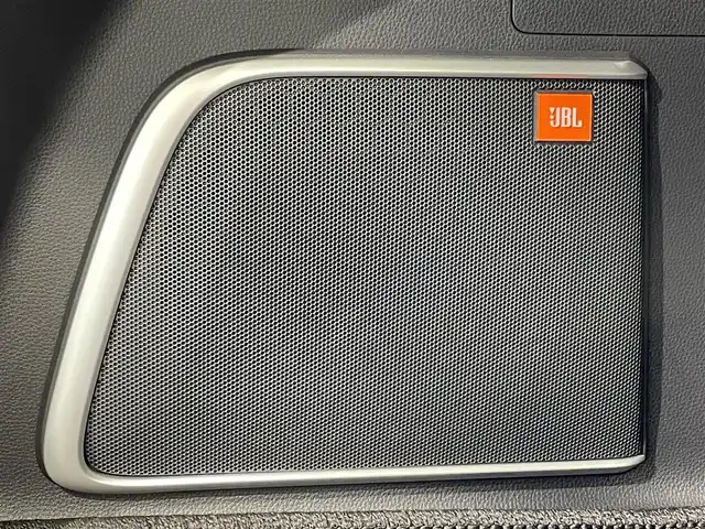 トヨタ ハリアー ハイブリッド Z レザーパッケージ 愛知県 2021(令3)年 1.7万km プレシャスブラックパール 純正12.3インチディスプレイオーディオ/パノラマルーフ/JBLプレミアムサウンド/レザーシート/トヨタセーフティセンス/衝突軽減ブレーキ/パノラミックビューモニター/ヘッドアップディスプレイ/レーダークルーズコントロール/ビルトインETC2.0/シートヒーター/エアシート/LEDヘッドライト/フォグランプ/デジタルインナーミラー/ブラインドスポットモニター/ステアリングヒーター/パワーシート/電動リアゲート/フルセグTV/Bluetooth/コーナーセンサー/レーンキープアシスト/オートハイビーム/Carplay/プッシュスタート/USB接続/スマートキー/ミュージックプレイヤー接続/純正フロアマット/純正アルミホイール/オートライト/ステアリングリモコン/電動パーキングブレーキ/オートブレーキホールド