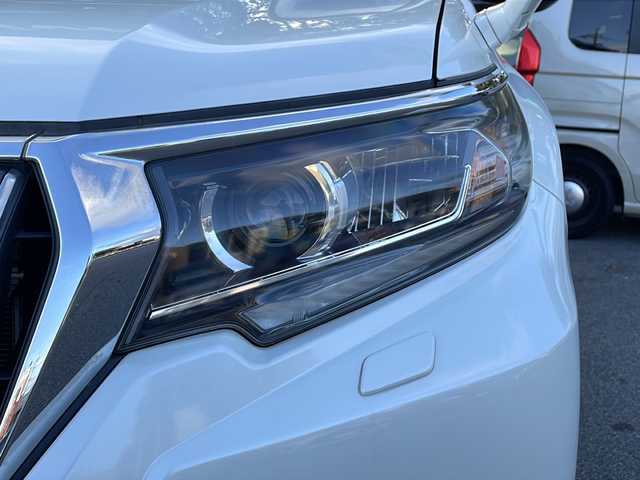 トヨタ ランドクルーザー プラド TX 鳥取県 2018(平30)年 6.5万km ホワイトパールクリスタルシャイン 4WD/トヨタセーフティセンス/純正9型ナビ【NSZT-Y66Ｔ】/・フルセグ/CD/DVD/Bluetooth/バックカメラ/サンルーフ/ルーフレール/スマートキー/プッシュスタート/レーダークルーズ/ビルトインETC/前方ドライブレコーダー/純正17AW/LEDヘッドライト＆フォグ/オートライト/前後コーナーセンサー/ヘッドライトウォッシャー/W&サイドエアバック/カーテンエアバック