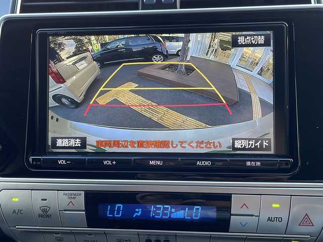 トヨタ ランドクルーザー プラド TX 鳥取県 2018(平30)年 6.5万km ホワイトパールクリスタルシャイン 4WD/トヨタセーフティセンス/純正9型ナビ【NSZT-Y66Ｔ】/・フルセグ/CD/DVD/Bluetooth/バックカメラ/サンルーフ/ルーフレール/スマートキー/プッシュスタート/レーダークルーズ/ビルトインETC/前方ドライブレコーダー/純正17AW/LEDヘッドライト＆フォグ/オートライト/前後コーナーセンサー/ヘッドライトウォッシャー/W&サイドエアバック/カーテンエアバック