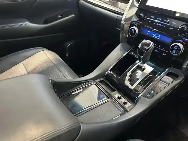 トヨタ アルファード S Cパッケージ 大阪府 2020(令2)年 6.7万km ブラック サンルーフ/純正ナビ/TV/バックカメラ/applecarplay/純正18インチAW/ブラインドスポット/クリアランスソナー/黒革/パワーシート/Dシートメモリ/エアシートヒーター/ステアリングヒーター/ETC/ドラレコ/レーダー探知機/クルコン/後部モニター/オットマン