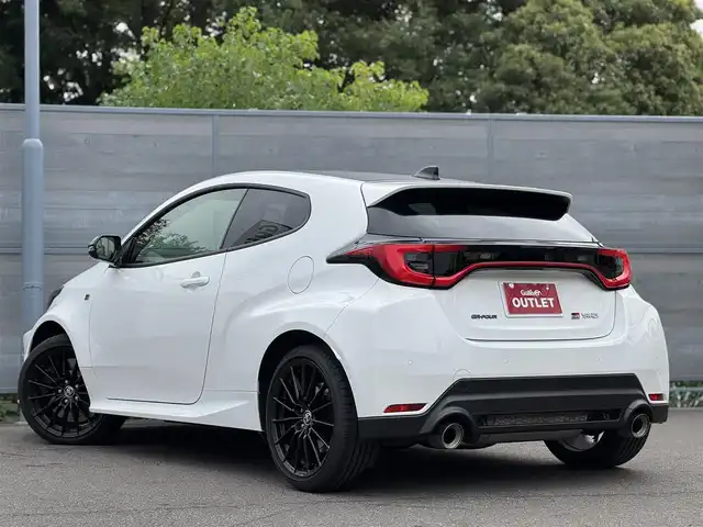 トヨタ ＧＲヤリス RC 三重県 2025(令7)年 0.1万km スーパーホワイトⅡ 法人ワンオーナー禁煙車/OP 18インチパッケージ/OP サブラジエーター/OP 左右独立温度調整オートエアコン/OP 縦引きパーキングブレーキ/OP 寒冷地仕様/GR-DAT 8AT/18インチENKKEI製/ブレーキダクト/インタークーラースプレー/コールドエアインテークダクト/カーボンルーフ/リアフォグ/パドルシフト/ビルトインETC/クリアランスソナー