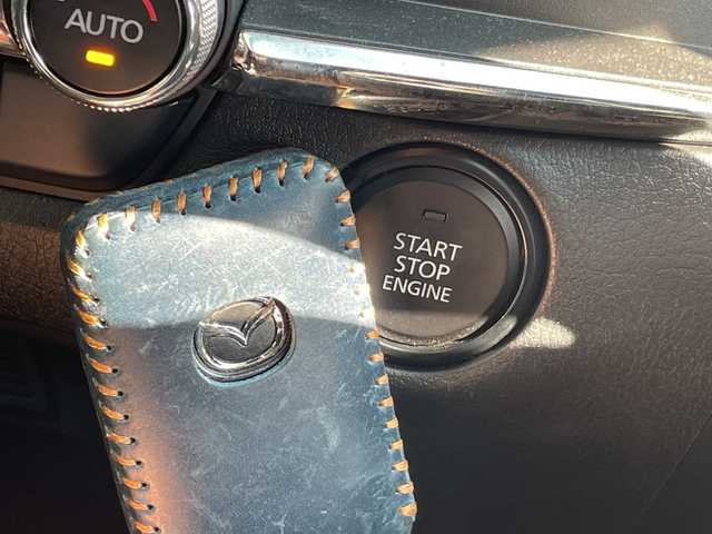 マツダ ＣＸ－３０ 20S 愛知県 2021(令3)年 1.8万km スノーフレイクホワイトパールマイカ 純正ナビ/レーダークルーズコントロール/Bluetooth/バックカメラ/コーナーセンサー/ブラインドスポットモニター/LEDヘッドライト/レーンキープアシスト/オートマチックハイビーム/ドライブレコーダー/ETC/衝突軽減システム/ステアリングスイッチ/スマートキー/プッシュスタート