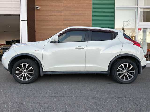 日産 ジューク 15RX 静岡県 2010(平22)年 13.3万km ホワイトパール 純正メモリナビ/ワンセグ/Bluetooth/スマートキー/プッシュスタート/純正フロアマット/オートライト