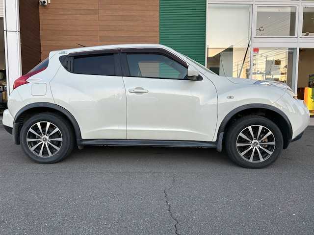 日産 ジューク 15RX 静岡県 2010(平22)年 13.3万km ホワイトパール 純正メモリナビ/ワンセグ/Bluetooth/スマートキー/プッシュスタート/純正フロアマット/オートライト