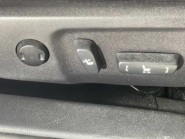 トヨタ カムリ ハイブリット レザーパッケージ 沖縄県 2013(平25)年 6.6万km シルバーM 禁煙車/純正ナビ/(BT/AM/FM/CD/DVD/ワンセグTV)/バックカメラ/ステアリングリモコン/ビルドインETC/クルーズコントロール/レザーシート/パワーシート/シートヒーター/取扱説明書/純正ドアバイザー/純正フロアマット