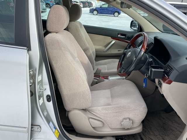 トヨタ プレミオ X Lパッケージ LTD 道央・札幌 2003(平15)年 7.4万km シルバーM ４WD/純正メモリーナビ/AM/FM/CD/ワンセグ/バックカメラ/革巻きウッドコンビステアリング/リモコンキー/キセノンヘッドライト/オートライト/フォグランプ/ヘッドライトレベライザー/電動格納ミラー/純正フロアマット/ドアバイザー/社外エンジンスターター