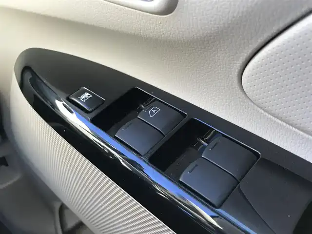 三菱 ｅＫワゴン M 鳥取県 2016(平28)年 4.1万km クールシルバーメタリック ４・W・D/社外ナビ/フルセグ/DVD/CD/BT/運転席シートヒーター/社外14インチアルミホイール/アイドリングストップ/オートエアコン/リモコンキー/スペアキー/フロアマット・ドアバイザー/保証書・取扱説明書/スタットレスセット積込（タイヤ溝7部山）