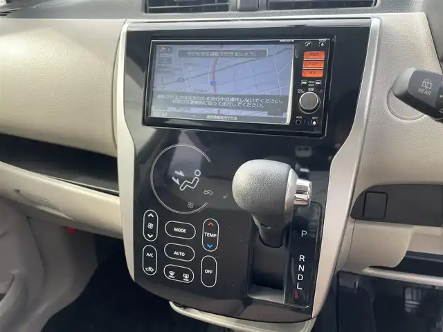 三菱 ｅＫワゴン M 鳥取県 2016(平28)年 4.1万km クールシルバーメタリック ４・W・D/社外ナビ/フルセグ/DVD/CD/BT/運転席シートヒーター/社外14インチアルミホイール/アイドリングストップ/オートエアコン/リモコンキー/スペアキー/フロアマット・ドアバイザー/保証書・取扱説明書/スタットレスセット積込（タイヤ溝7部山）