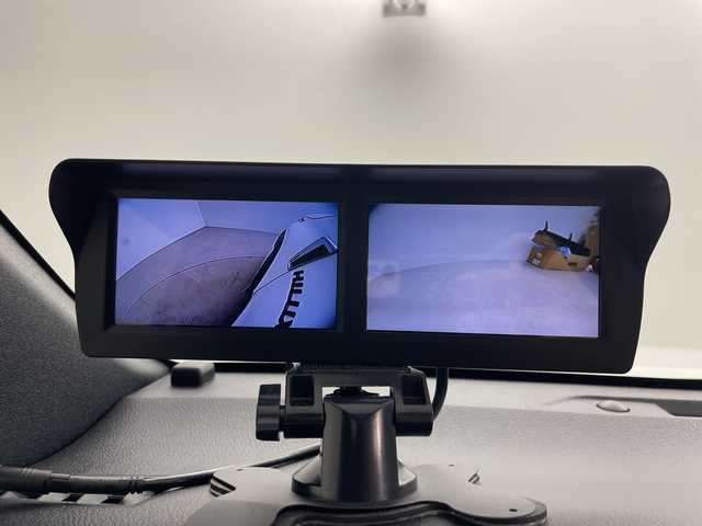 トヨタ ハイラックス Z ブラックラリーエディション 道央・札幌 2020(令2)年 1.9万km スーパーホワイトⅡ ・4WD/・寒冷地仕様/・社外ナビ（CN-RE05WD）/・BT&CD&DVD&フルセグTV/・バック、左サイド、フロントカメラ/・トヨタセーフティセンス/・レーンディパーチャーアラート/・アダプティブクルーズコントロール/・フロントワイパーデアイサー/・ドアミラーヒーター/・ダウンヒルアシストコントロール/・オートライト/・LEDヘッドライト/・社外LEDスモークテール/・TRDステッキガード/・TRDロールバー/・トノカバー/・社外電動格納サイドステップ/・リアステップ/・積込純正サイドステップ/・レザー調シートカバー