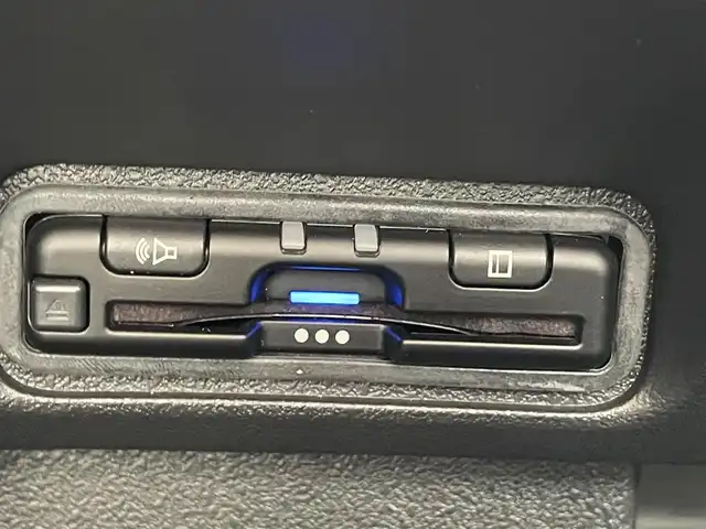 ホンダ Ｎ ＢＯＸ 滋賀県 2024(令6)年 0.2万km パール 純正９インチディスプレイオーディオ/　・USB・HDMI/バックカメラ/電子パーキングブレーキ/オートブレーキホールド/プッシュスタート/両側パワースライドドア/ETC/LEDヘッドライト/アームレスト/スマートキー/純正１４インチアルミホイール