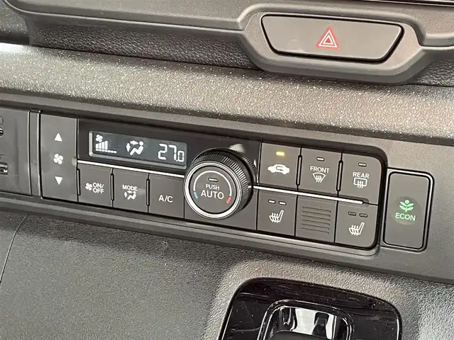 ホンダ Ｎ ＢＯＸ 滋賀県 2024(令6)年 0.2万km パール 純正９インチディスプレイオーディオ/　・USB・HDMI/バックカメラ/電子パーキングブレーキ/オートブレーキホールド/プッシュスタート/両側パワースライドドア/ETC/LEDヘッドライト/アームレスト/スマートキー/純正１４インチアルミホイール