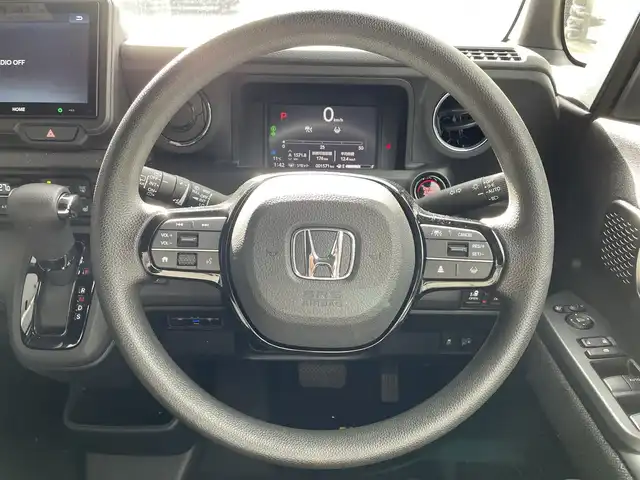 ホンダ Ｎ ＢＯＸ 滋賀県 2024(令6)年 0.2万km パール 純正９インチディスプレイオーディオ/　・USB・HDMI/バックカメラ/電子パーキングブレーキ/オートブレーキホールド/プッシュスタート/両側パワースライドドア/ETC/LEDヘッドライト/アームレスト/スマートキー/純正１４インチアルミホイール