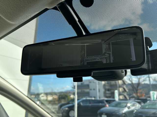 日産 セレナ e－パワー ハイウェイスター V 大阪府 2019(平31)年 2.2万km ブリリアントホワイトパール アラウンドビューモニター　純正９型ナビ　フルセグＴＶ　ＣＤ　ＤＶＤ　Ｂｌｕｅｔｏｏｔｈ　プロパイロット　スマートルームミラー　電動パーキング　両側パワースライドドア　ＥＴＣ　前後ドラレコ　床下ラゲッジ　サイドシェード　ミートバックテーブル　LEDヘッドライト　純正ホイール　純正フロアマット　純正オーディオ　スマートキー