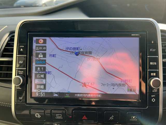 日産 セレナ e－パワー ハイウェイスター V 大阪府 2019(平31)年 2.2万km ブリリアントホワイトパール アラウンドビューモニター　純正９型ナビ　フルセグＴＶ　ＣＤ　ＤＶＤ　Ｂｌｕｅｔｏｏｔｈ　プロパイロット　スマートルームミラー　電動パーキング　両側パワースライドドア　ＥＴＣ　前後ドラレコ　床下ラゲッジ　サイドシェード　ミートバックテーブル　LEDヘッドライト　純正ホイール　純正フロアマット　純正オーディオ　スマートキー