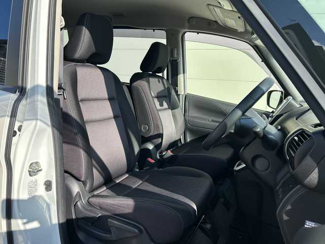 日産 セレナ e－パワー ハイウェイスター V 大阪府 2019(平31)年 2.2万km ブリリアントホワイトパール アラウンドビューモニター　純正９型ナビ　フルセグＴＶ　ＣＤ　ＤＶＤ　Ｂｌｕｅｔｏｏｔｈ　プロパイロット　スマートルームミラー　電動パーキング　両側パワースライドドア　ＥＴＣ　前後ドラレコ　床下ラゲッジ　サイドシェード　ミートバックテーブル　LEDヘッドライト　純正ホイール　純正フロアマット　純正オーディオ　スマートキー