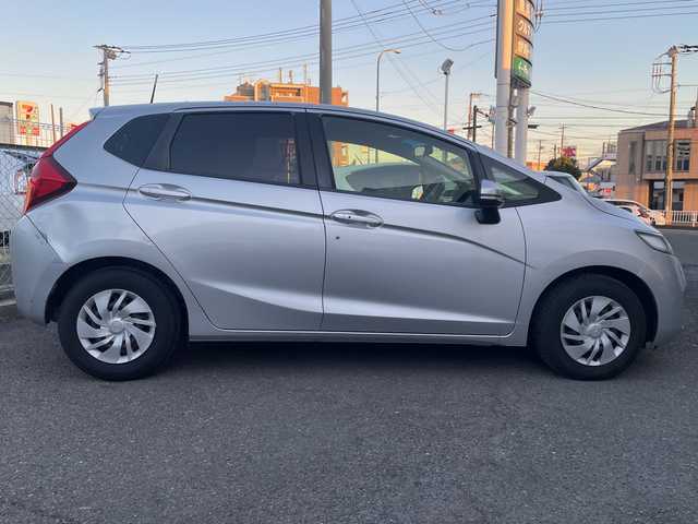 ホンダ フィット 13G Fパッケージ 神奈川県 2016(平28)年 5.4万km アラバスターシルバーメタリック ワンオーナー/純正SDナビシステム/ワンセグテレビ/Bluetooth/ビルトインETC/ステアリングリモコン/プッシュスタート/スペアキー×１