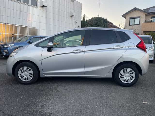 ホンダ フィット 13G Fパッケージ 神奈川県 2016(平28)年 5.4万km アラバスターシルバーメタリック ワンオーナー/純正SDナビシステム/ワンセグテレビ/Bluetooth/ビルトインETC/ステアリングリモコン/プッシュスタート/スペアキー×１