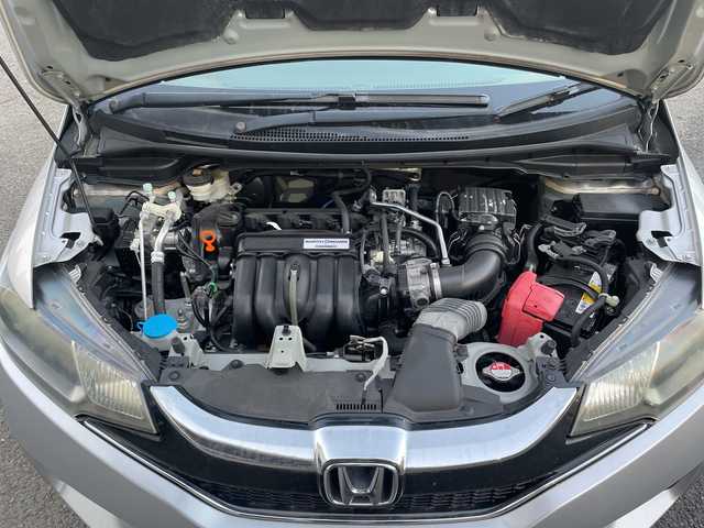 ホンダ フィット 13G Fパッケージ 神奈川県 2016(平28)年 5.4万km アラバスターシルバーメタリック ワンオーナー/純正SDナビシステム/ワンセグテレビ/Bluetooth/ビルトインETC/ステアリングリモコン/プッシュスタート/スペアキー×１