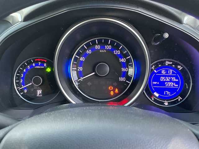 ホンダ フィット 13G Fパッケージ 神奈川県 2016(平28)年 5.4万km アラバスターシルバーメタリック ワンオーナー/純正SDナビシステム/ワンセグテレビ/Bluetooth/ビルトインETC/ステアリングリモコン/プッシュスタート/スペアキー×１