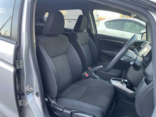 ホンダ フィット 13G Fパッケージ 神奈川県 2016(平28)年 5.4万km アラバスターシルバーメタリック ワンオーナー/純正SDナビシステム/ワンセグテレビ/Bluetooth/ビルトインETC/ステアリングリモコン/プッシュスタート/スペアキー×１