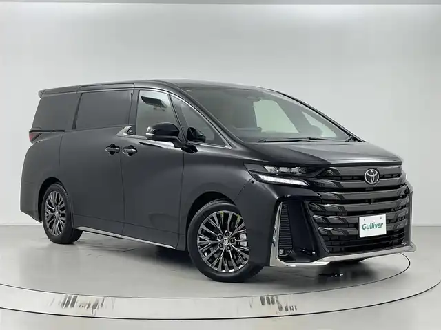 トヨタ ヴェルファイア ハイブリット Z プレミア 埼玉県 2025(令7)年 0.1万km未満 ブラック Toyota Safety Sense/　・プリクラッシュセーフティ/　・レーントレーシングアシスト/　・レーンディパーチャーアラート/　・レーダークルーズコントロール/　・アダプティブハイビームシステム/　・ロードサインアシスト/　・ドライバー異常時対応システム/　・プロアクティブドライビングアシスト/　・発進遅れ告知機能/　・緊急時操舵支援（アクティブ操舵機能付）/　・フロントクロストラフィックアラート/　・レーンチェンジアシスト/トヨタチームメイト/左右独立ムーンルーフ/両側ユニバーサルステップ/14インチディスプレイオーディオ/おくだけ充電/両側パワースライドドア/パワーバックドア/ETC2.0