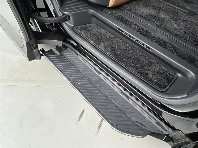 トヨタ ヴェルファイア ハイブリット Z プレミア 埼玉県 2025(令7)年 0.1万km未満 ブラック Toyota Safety Sense/　・プリクラッシュセーフティ/　・レーントレーシングアシスト/　・レーンディパーチャーアラート/　・レーダークルーズコントロール/　・アダプティブハイビームシステム/　・ロードサインアシスト/　・ドライバー異常時対応システム/　・プロアクティブドライビングアシスト/　・発進遅れ告知機能/　・緊急時操舵支援（アクティブ操舵機能付）/　・フロントクロストラフィックアラート/　・レーンチェンジアシスト/トヨタチームメイト/左右独立ムーンルーフ/両側ユニバーサルステップ/14インチディスプレイオーディオ/おくだけ充電/両側パワースライドドア/パワーバックドア/ETC2.0
