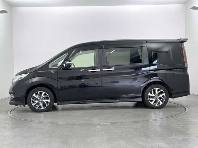 ホンダ ステップワゴン スパーダ アドバンスパッケージ β 群馬県 2016(平28)年 8万km プレミアムスパークルブラックパール 純正ナビ　純正１１型後席モニター　バックカメラ　ＥＴＣ　衝突被害軽減ブレーキ　アダプティブクルーズコントロール　両側電動スライドドア　前後ドラレコ　ＬＥＤライト オートライト　わくわくゲート 禁煙車