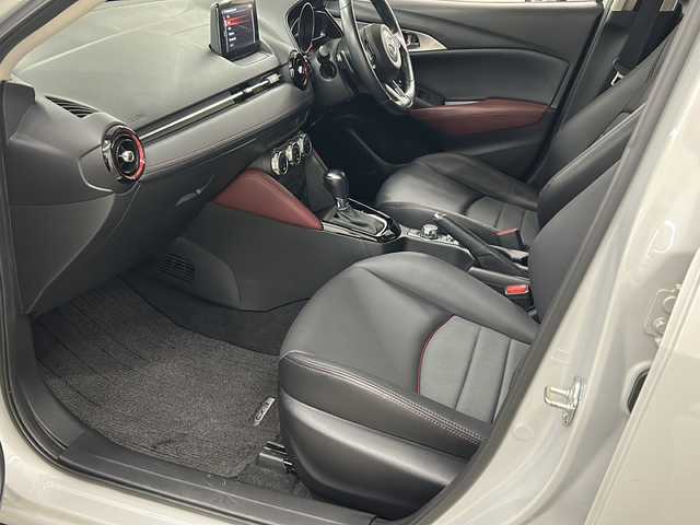 マツダ ＣＸ－３ XD プロアクティブ 長崎県 2017(平29)年 8.2万km セラミックM 純正メモリナビ/（フルセグ/CD/DVD/Bluetooth）/ブラインドスポットモニター/ヘッドアップディスプレイ/レーダークルーズコントロール/衝突軽減ブレーキ/横滑り防止装置/パーキングアシスト/レーンキープアラート/ETC/オートライト/ステアスイッチ/半革シート/純正１８インチホイール/純正LEDヘッドライト/オートライト/フロアマット/ナビ取説書