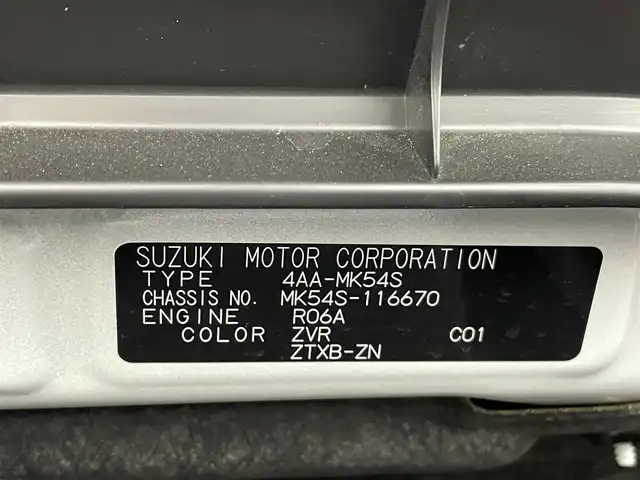 スズキ スペーシア カスタム HYBRID XS ターボ 熊本県 2024(令6)年 1.2万km ピュアホワイトP 禁煙車　/純正ナビ（ＡｐｐｌＣａｒＰｌａｙ・ＡｎｄｒｏｉｄＡｕｔｏ・ＢＴ・フルセグ）/全周囲カメラ　/両側パワースライドドア　/前後クリアランスソナー　/前席シートヒーター　/ステアリングヒーター/スズキセーフティサポート/・デュアルセンサーブレーキサポート/・誤発進制御機能/・後方誤発進抑制/・車線逸脱警報/・車線逸脱抑制機能/・ふらつき警報機能/・発進お知らせ機能/・標識認識機能/・アダブティブクルーズコントロール/横滑り防止/アイドリングストップ/ヘッドアップディスプレイ/純正フロアマット/純正１５インチAW/オートライト/LEDヘッドライト/フォグライト/スマートキー/プッシュスタート/スペアキー1本/保証書/取扱説明書