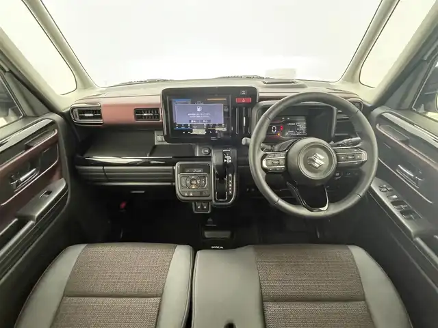 スズキ スペーシア カスタム HYBRID XS ターボ 熊本県 2024(令6)年 1.2万km ピュアホワイトP 禁煙車　/純正ナビ（ＡｐｐｌＣａｒＰｌａｙ・ＡｎｄｒｏｉｄＡｕｔｏ・ＢＴ・フルセグ）/全周囲カメラ　/両側パワースライドドア　/前後クリアランスソナー　/前席シートヒーター　/ステアリングヒーター/スズキセーフティサポート/・デュアルセンサーブレーキサポート/・誤発進制御機能/・後方誤発進抑制/・車線逸脱警報/・車線逸脱抑制機能/・ふらつき警報機能/・発進お知らせ機能/・標識認識機能/・アダブティブクルーズコントロール/横滑り防止/アイドリングストップ/ヘッドアップディスプレイ/純正フロアマット/純正１５インチAW/オートライト/LEDヘッドライト/フォグライト/スマートキー/プッシュスタート/スペアキー1本/保証書/取扱説明書