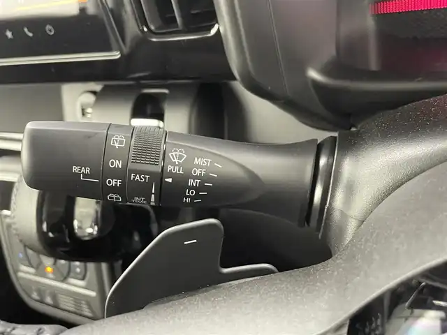 スズキ スペーシア カスタム HYBRID XS ターボ 熊本県 2024(令6)年 1.2万km ピュアホワイトP 禁煙車　/純正ナビ（ＡｐｐｌＣａｒＰｌａｙ・ＡｎｄｒｏｉｄＡｕｔｏ・ＢＴ・フルセグ）/全周囲カメラ　/両側パワースライドドア　/前後クリアランスソナー　/前席シートヒーター　/ステアリングヒーター/スズキセーフティサポート/・デュアルセンサーブレーキサポート/・誤発進制御機能/・後方誤発進抑制/・車線逸脱警報/・車線逸脱抑制機能/・ふらつき警報機能/・発進お知らせ機能/・標識認識機能/・アダブティブクルーズコントロール/横滑り防止/アイドリングストップ/ヘッドアップディスプレイ/純正フロアマット/純正１５インチAW/オートライト/LEDヘッドライト/フォグライト/スマートキー/プッシュスタート/スペアキー1本/保証書/取扱説明書