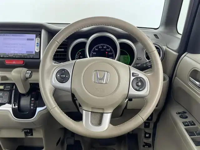 ホンダ Ｎ ＢＯＸ G ターボ Lパッケージ 大分県 2014(平26)年 9.6万km カトラリーシルバーM 純正メモリーナビ/（Bluetooth/CD/フルセグ/DVD）/衝突軽減ブレーキ/バックカメラ/ETC/両側パワースライドドア/ステアリングスイッチ/パドルシフト/クルーズコントロール/オートライト/プッシュスタート・スマートキー/フロアマット